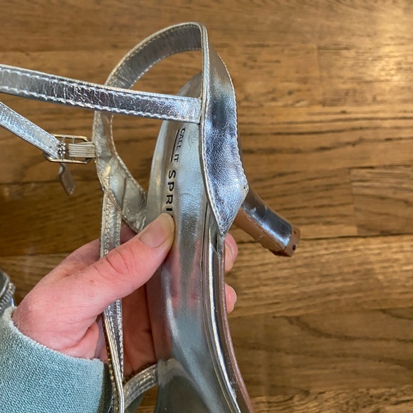 Call it Spring Silver Sparkle Dazzle Pretty Size 7 Heel With Strap - Picture 5 of 5